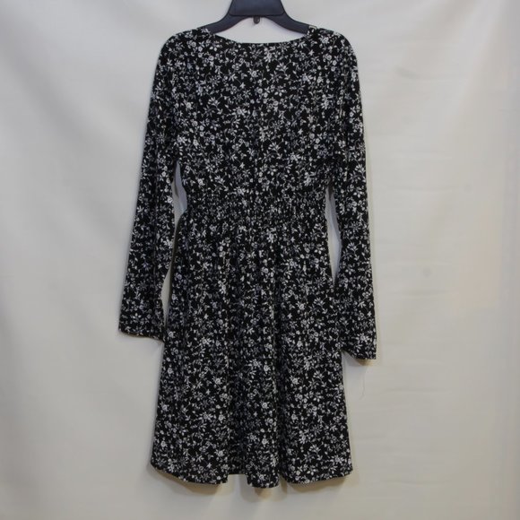 Cupshe Black and White Long Sleeve Ditsy Flowered Vine Mini Dress Size Small NWT - Picture 5 of 7